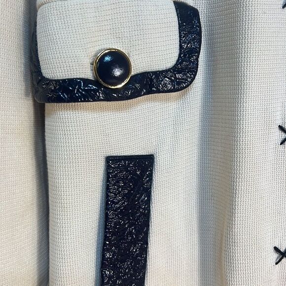 Rare Vintage Tory Burch overcoat - Picture 4 of 15